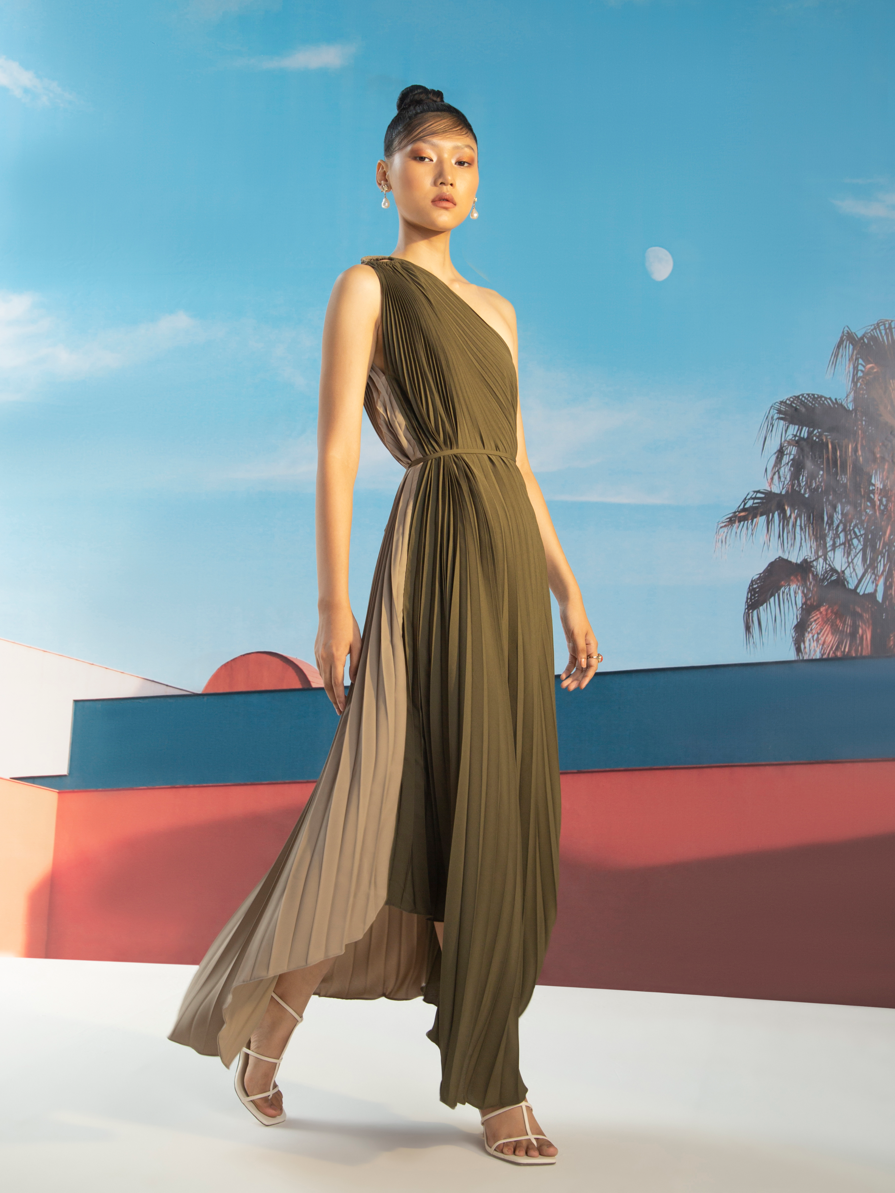 GREEN BEIGE RING PLEATED DRESS