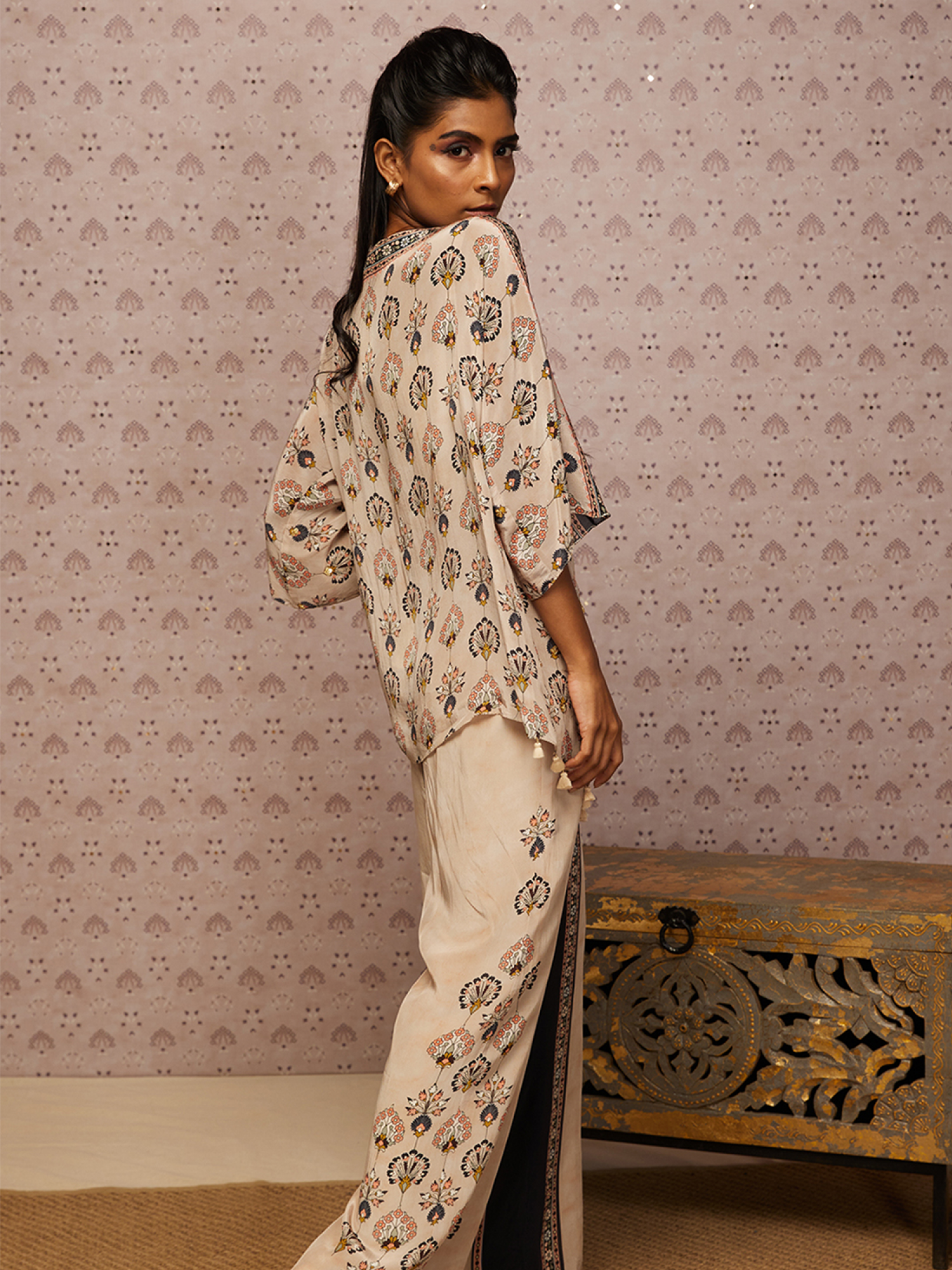 Sarouk Embroidered Set