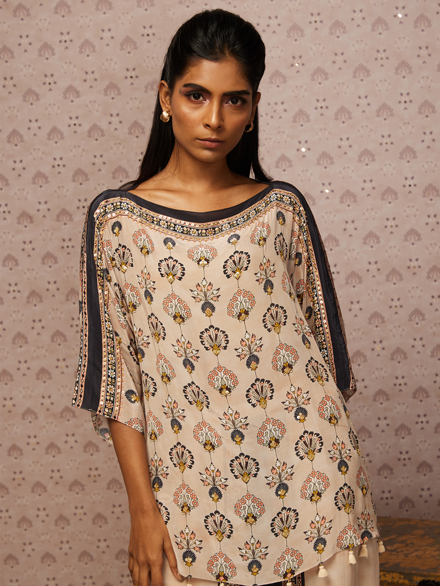 Sarouk Embroidered Set