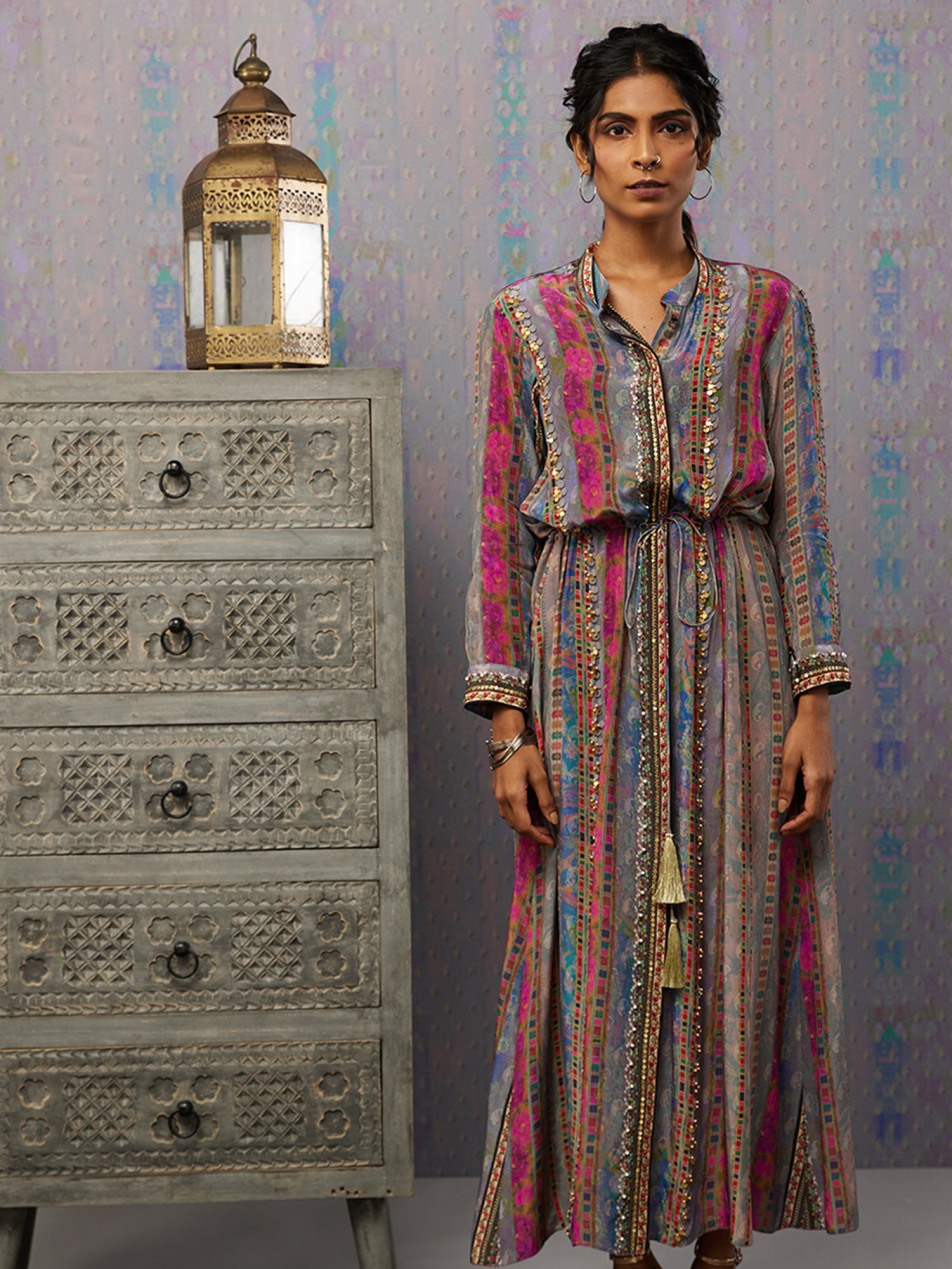 IKAYA EMBROIDERED DRESS WITH TIE-UP
